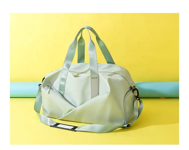 Leisure Durable Large Space Colorful Sport Bag Pack Gym Sports Travel Bag Shoulder Strap Weekend Travel Bag
