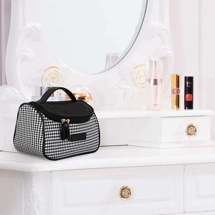Fashion Women Makeup Storage Bag Daily Cosmetic Organizer Toiletry Bag