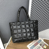 2021 Wholesale Gym Waterproof Storage Quilt Stitching Woman Puffy Shoulder Bag
