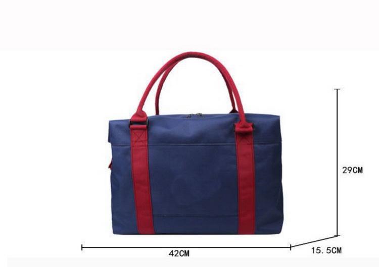 Popular wholesale standard size classic travel waterproof carry luggage duffle tote bag
