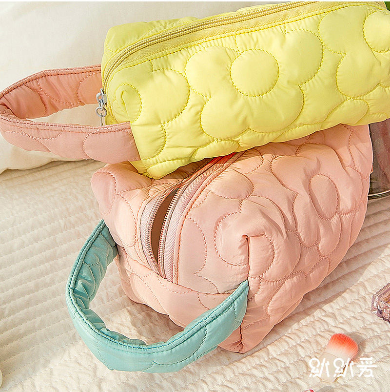 Embroidered Pencil Case Ladies Quilted Cosmetic Bag Cute Portable Candy Color Quilted Cosmetic Storage Bag