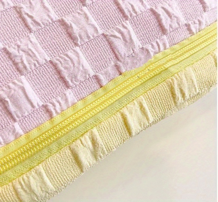 Colorblock Plaid Pattern Makeup Bag Product Details