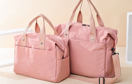 An unbeatable choice for aesthetics and function with men’s personalized weekend bags