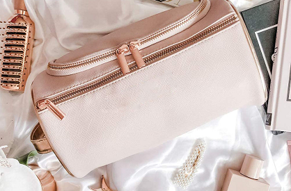 Customized personalized cosmetic bags- worth your investment