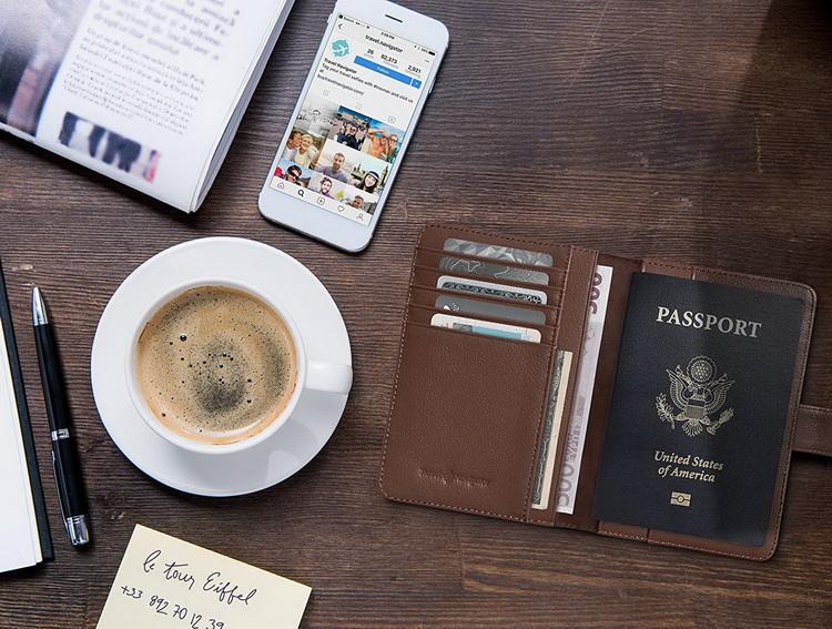 Custom Logo RFID Blocking Leather Passport Holder Slim Purse Pocket Wallet for men and women